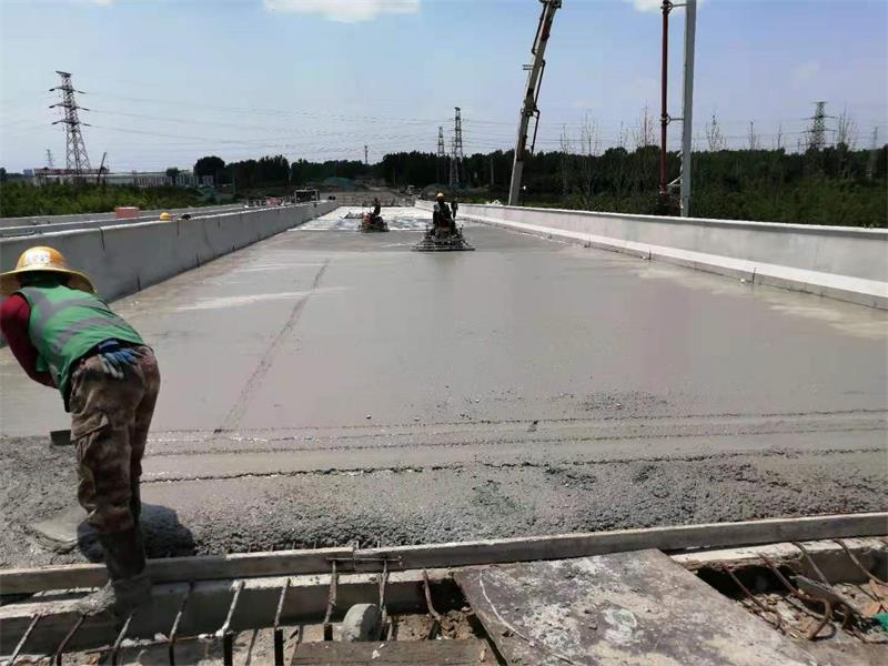 桥面浇筑完成.jpg