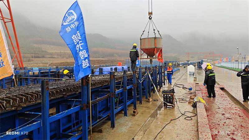 1711675036861148.jpg dc5c428bcfeaacb5fb7aa0d3bcd0b24.jpg